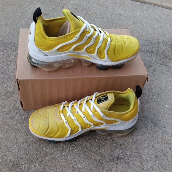 2019 Nike Air VaporMax Plus 'Sunshine Yellow' 7Y (8½W) - Picture 3 of 10